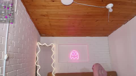 Snapshot of chiara_tay chatting on 12.23.24 Chiara online show from 12.23.24