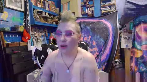 Snapshot of chiaroscurosiren chatting on 12.14.25 CurvySiren online show from 12.14.25