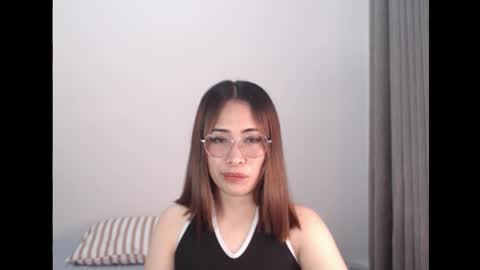 Snapshot of chichi1pink chatting on 05.31.26 chichi1pink online show from 05.31.26