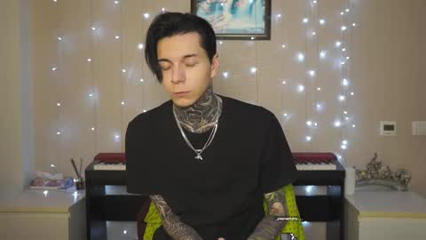 Snapshot of chillguy2k chatting on 12.08.24 Rick online show from 12.08.24