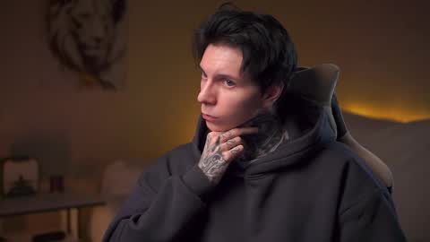 Snapshot of chillguy2k chatting on 11.08.25 Rick online show from 11.08.25