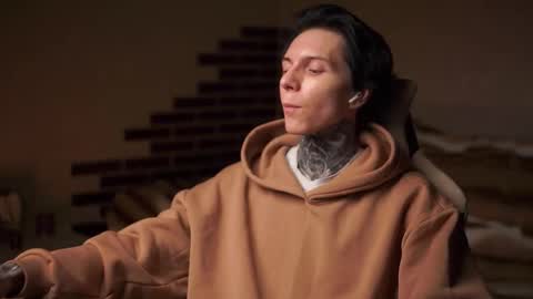 Snapshot of chillguy2k chatting on 12.04.25 Rick online show from 12.04.25