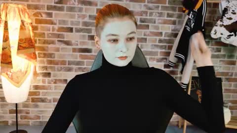 Bella online show from 09.30.25