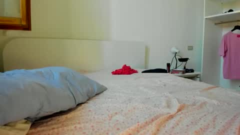 Snapshot of chillwithcamii chatting on 09.30.25 yoursensualparadise online show from 09.30.25