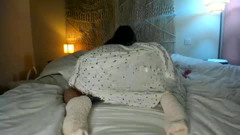 Snapshot of chillwithcamii chatting on 11.07.25 yoursensualparadise online show from 11.07.25