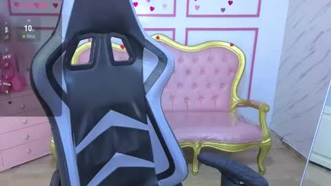 Snapshot of chinatsu_t chatting on 06.05.26 Kelly online show from 06.05.26