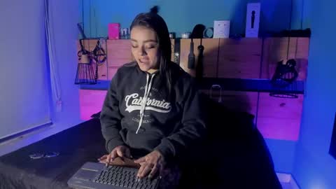 Chloeallennn  online show from 04.13.26