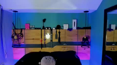 Chloeallennn  online show from 04.19.26