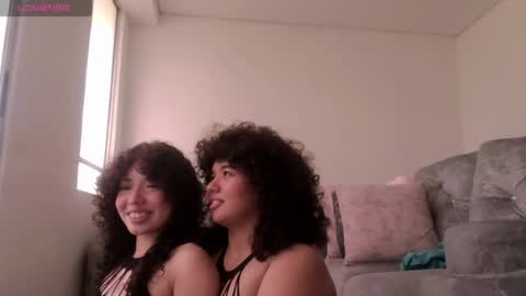 chloe_and_violeta online show from 07.25.26
