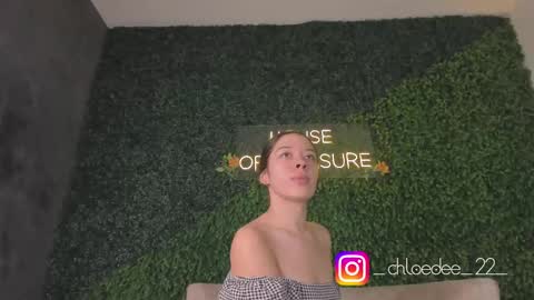 Snapshot of chloe_dee_ chatting on 09.20.25 Chloe online show from 09.20.25