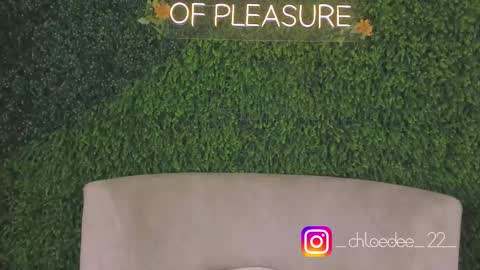 Snapshot of chloe_dee_ chatting on 10.09.25 Chloe online show from 10.09.25