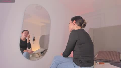 Snapshot of chloe_dee_ chatting on 11.29.25 Chloe online show from 11.29.25