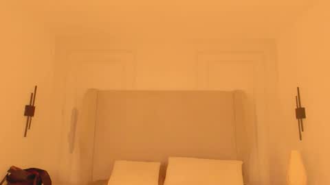 Chloe online show from 12.16.25