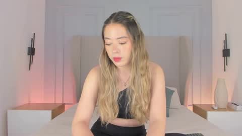 Snapshot of chloe_dee_ chatting on 06.08.26 Chloe online show from 06.08.26
