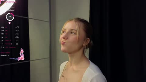 Arianaa Mourrr online show from 01.14.25