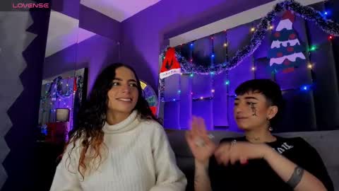 Isabella curly hair - Anastasia short hair  online show from 12.17.24