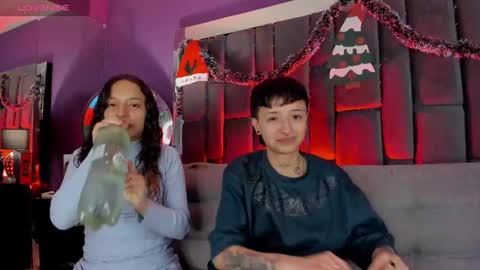 Isabella curly hair - Anastasia short hair  online show from 12.18.24