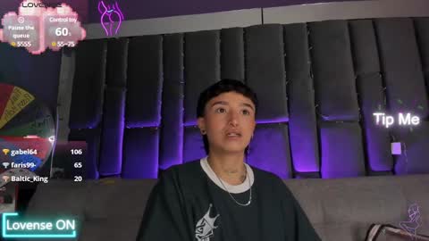 Isabella curly hair - Anastasia short hair  online show from 01.13.25