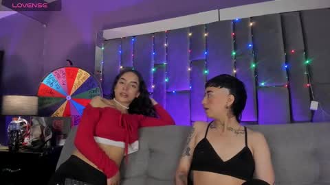 Isabella curly hair - Anastasia short hair  online show from 01.18.25