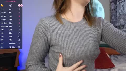 Snapshot of chloe_jeense chatting on 02.05.25 Chloe online show from 02.05.25