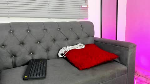 Snapshot of chloe_madisson chatting on 01.10.25 chloe online show from 01.10.25