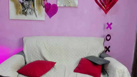 Snapshot of chloe_madisson chatting on 02.14.25 chloe online show from 02.14.25