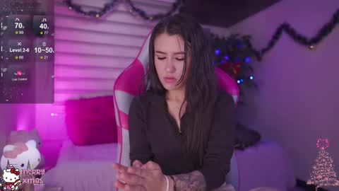 CLOE  online show from 12.17.25