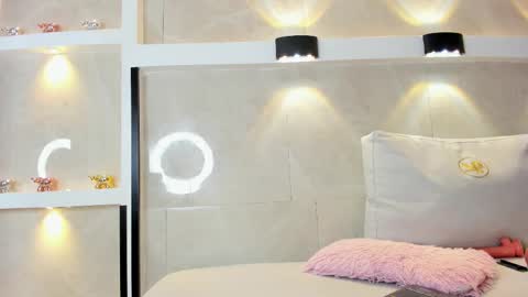 Snapshot of chloe_murray chatting on 10.11.25 CHLOE online show from 10.11.25