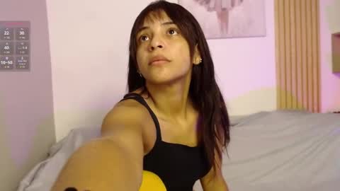 Snapshot of chloe_peach_ chatting on 04.10.26 chloe_peach_ online show from 04.10.26