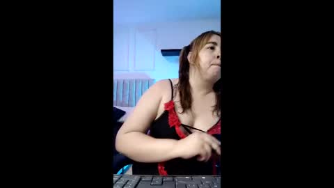 Snapshot of chloe_prg chatting on 05.29.26 chloe_prg online show from 05.29.26