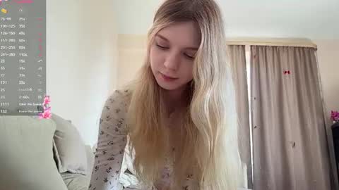 Snapshot of chloe_show chatting on 06.13.26 hloe online show from 06.13.26