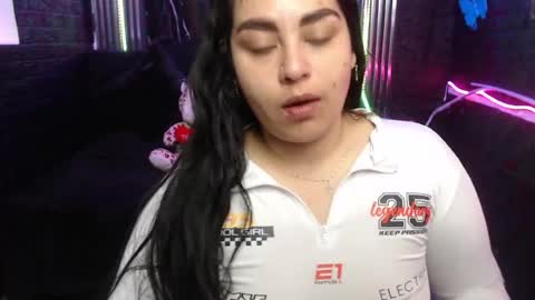 chloe_smith5 online show from 04.14.26