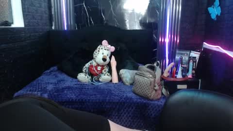 Snapshot of chloe_smith5 chatting on 06.30.26 chloe_smith5 online show from 06.30.26
