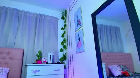 Snapshot of chloe_swarts chatting on 05.19.26 Lulu online show from 05.19.26