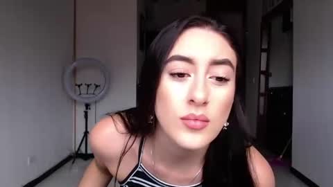 Snapshot of chloe_vahos chatting on 06.25.26 Chloe online show from 06.25.26