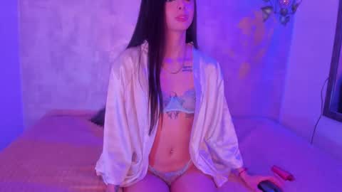 Snapshot of chloeaddamss chatting on 03.11.25 3 online show from 03.11.25