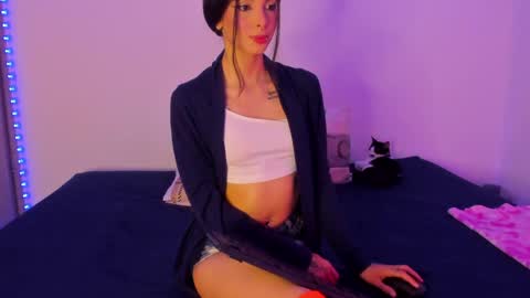 Snapshot of chloeaddamss chatting on 06.01.26 3 online show from 06.01.26