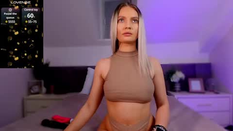 Snapshot of chloecheryy chatting on 02.25.25 Chloe online show from 02.25.25