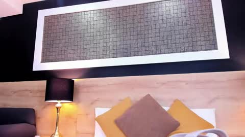 Chloe  online show from 03.04.26