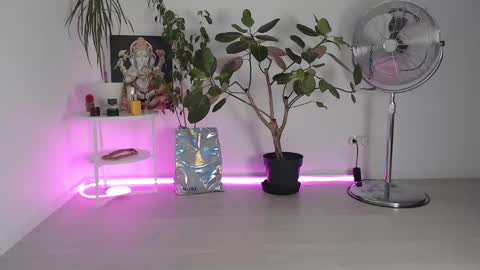 Chloe online show from 09.26.25