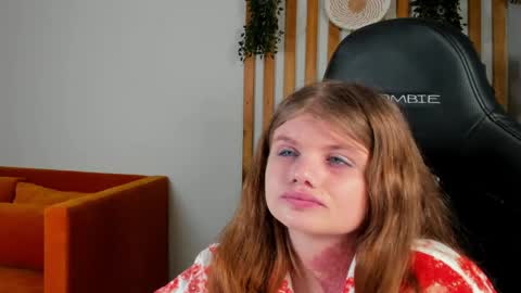 ChloeHalses online show from 06.05.26