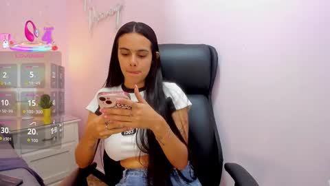 Snapshot of chloeharper_ chatting on 10.03.25 Chloe Harper online show from 10.03.25