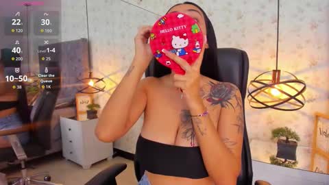 Snapshot of chloeharper_ chatting on 11.19.25 Chloe Harper online show from 11.19.25