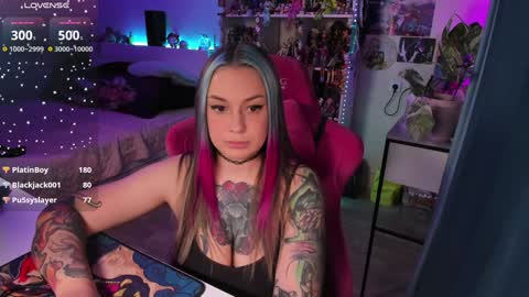 Snapshot of chloekohaku chatting on 02.06.25 ChloeKohaku online show from 02.06.25