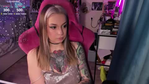 ChloeKohaku online show from 02.04.26