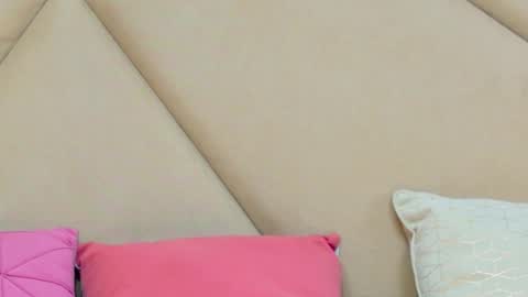 Chloe Vee online show from 03.24.26