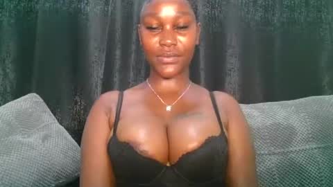 Snapshot of chocolate_divaa chatting on 05.16.26 chocolate_divaa online show from 05.16.26