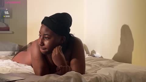 chocolatebunnycakez online show from 12.17.25