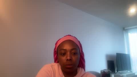 ChocolateCakeQueen online show from 12.02.25
