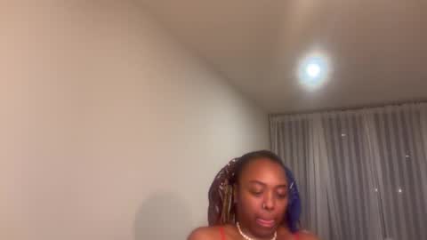 ChocolateCakeQueen online show from 12.03.25